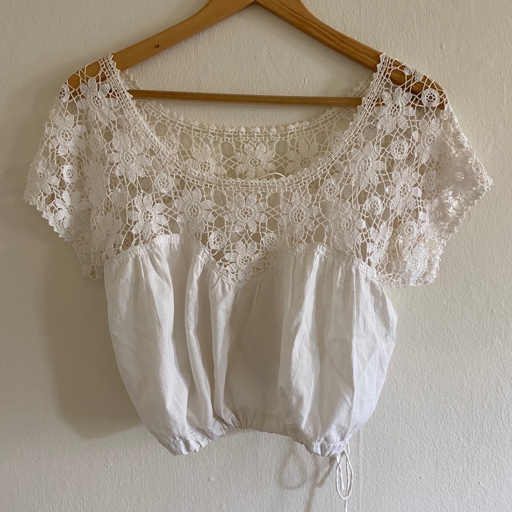 Vintage Lace Detail Cropped Top